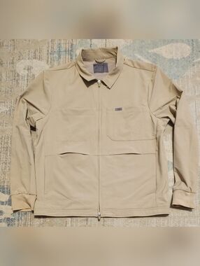 Mens Figspro Lab Scrub Jacket. Tan. Size L. Like New.